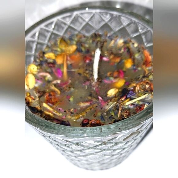 Hand crafted The witching Hour limited edition candle - Picture 9 of 9